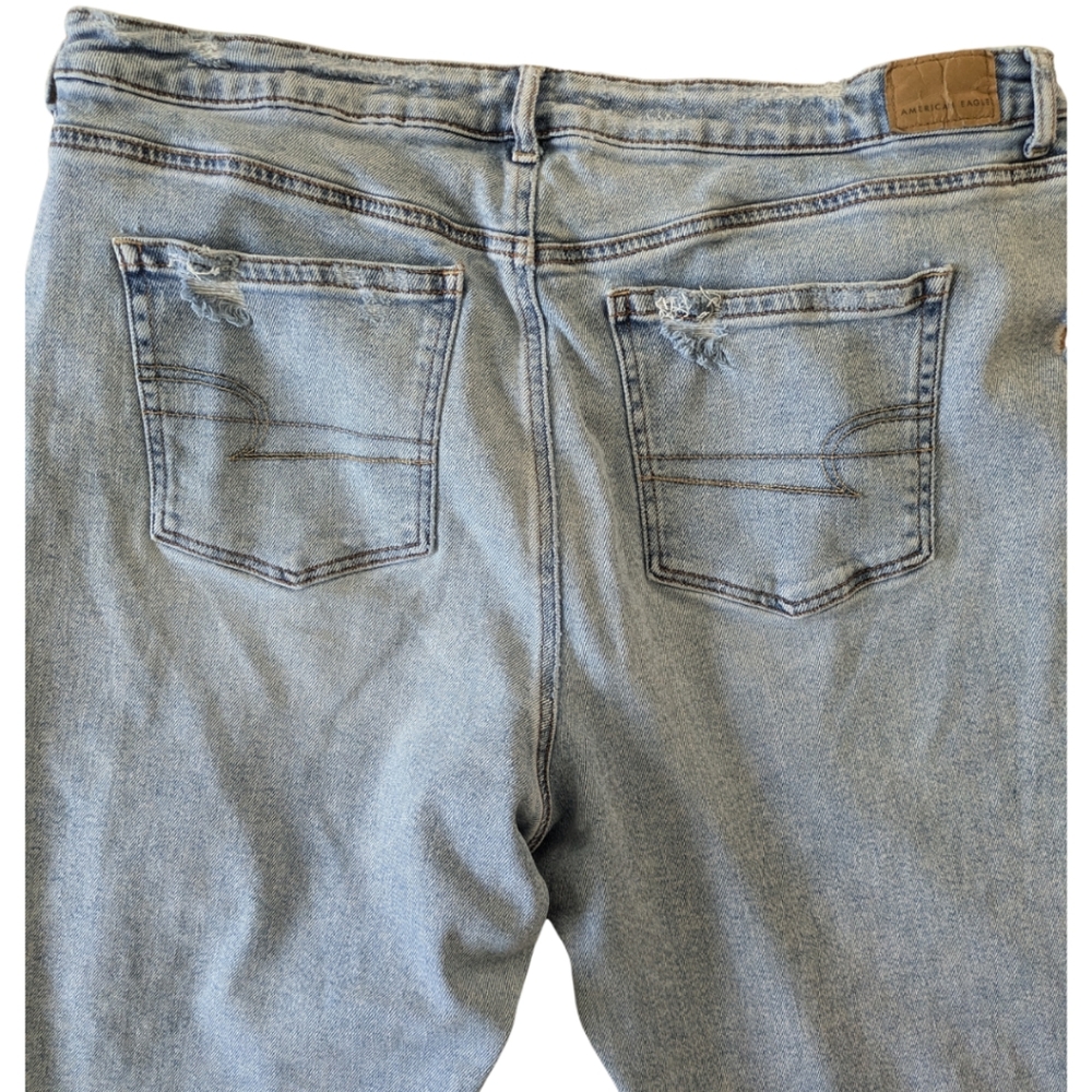 American Eagle Light Wash Stretch Distressed Mom Jeans sz 20 - Picture 4 of 10